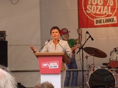 Sarah Wagenknecht bei der Abschlusskundgebung in Frankfurt